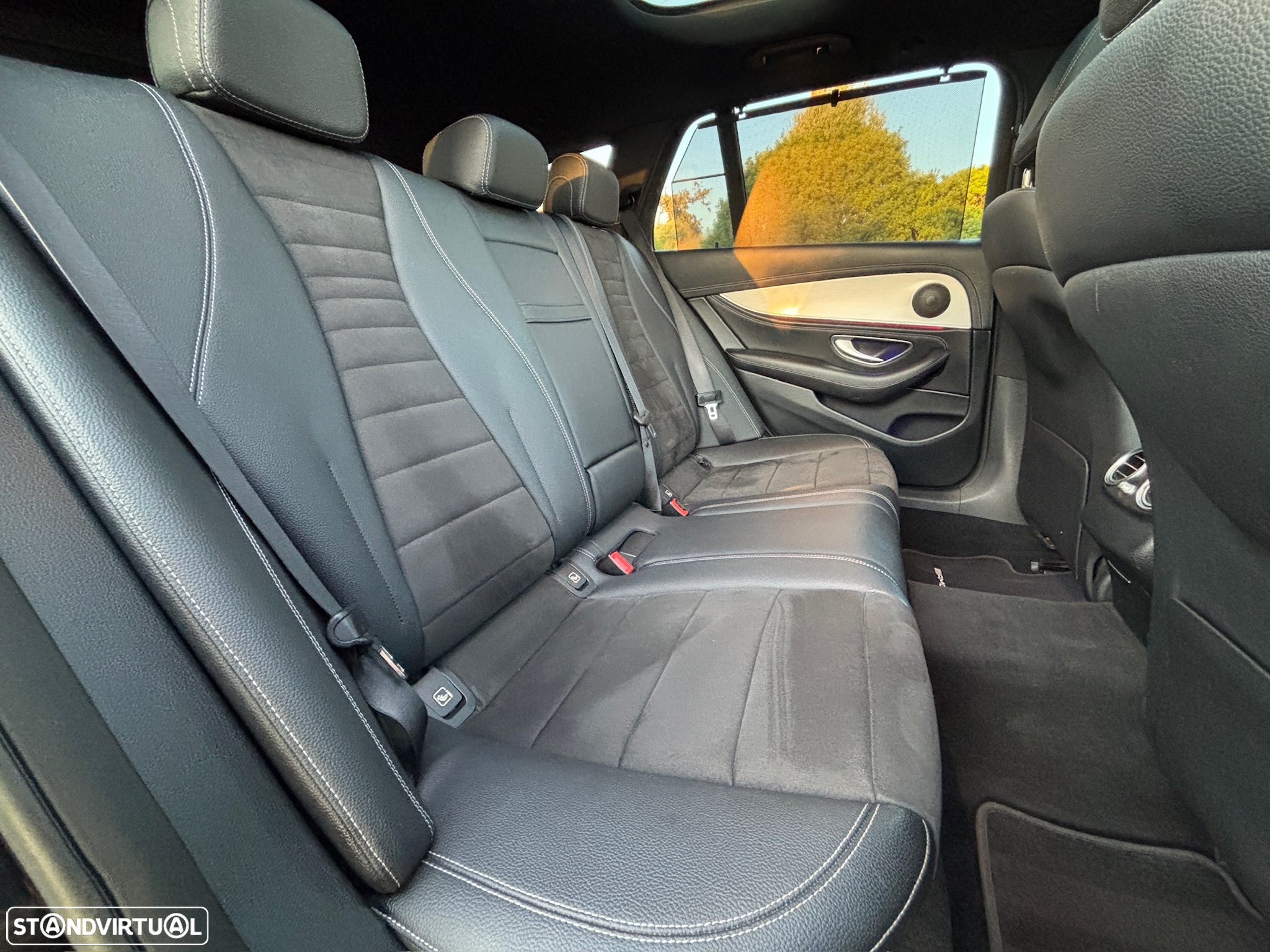 Mercedes-Benz E 300 de AMG Line - 36