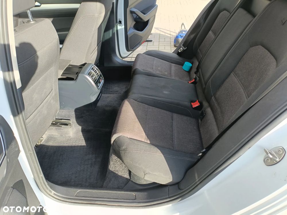 Volkswagen Passat Variant 2.0 TDI (BlueMotion Technology) Trendline - 15