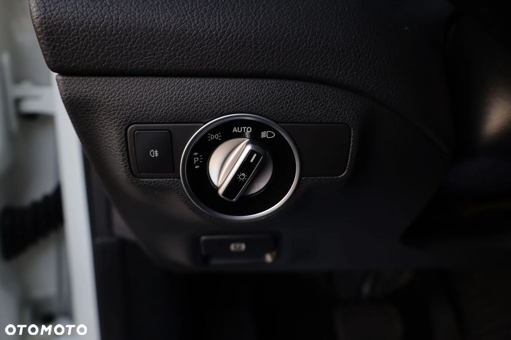 Mercedes-Benz GLA 250 7G-DCT Style - 14