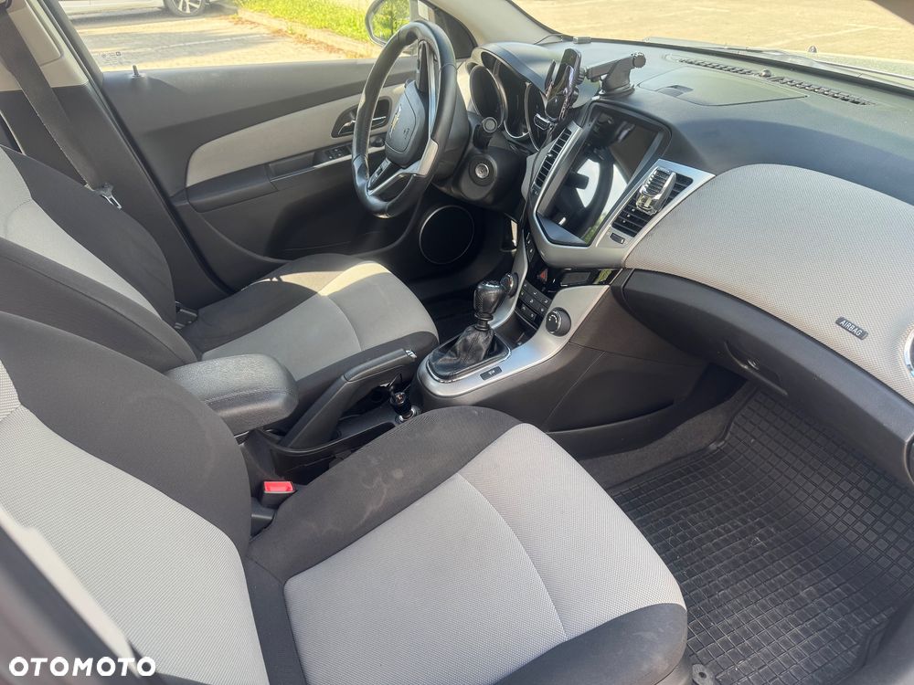 Chevrolet Cruze 1.6 LS - 21