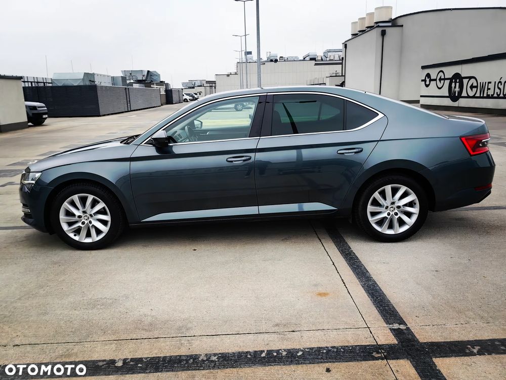 Skoda Superb 2.0 TDI SCR Sportline DSG - 6