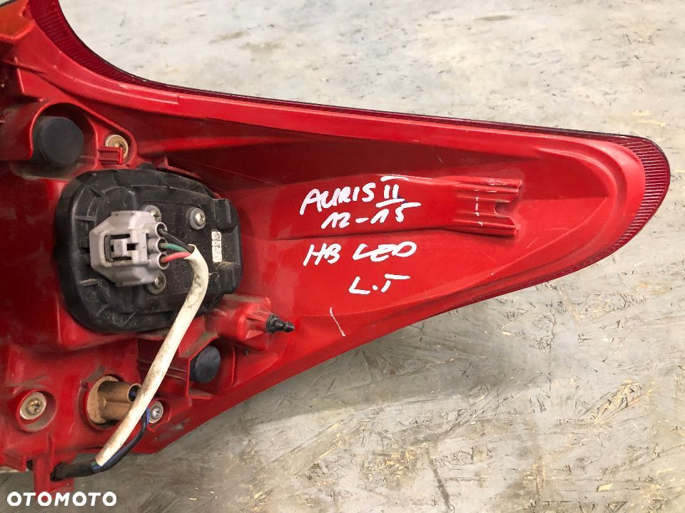 TOYOTA AURIS II 2012-2015 LAMPA LEWY TYŁ TYLNA LED HATCHBACK - 5