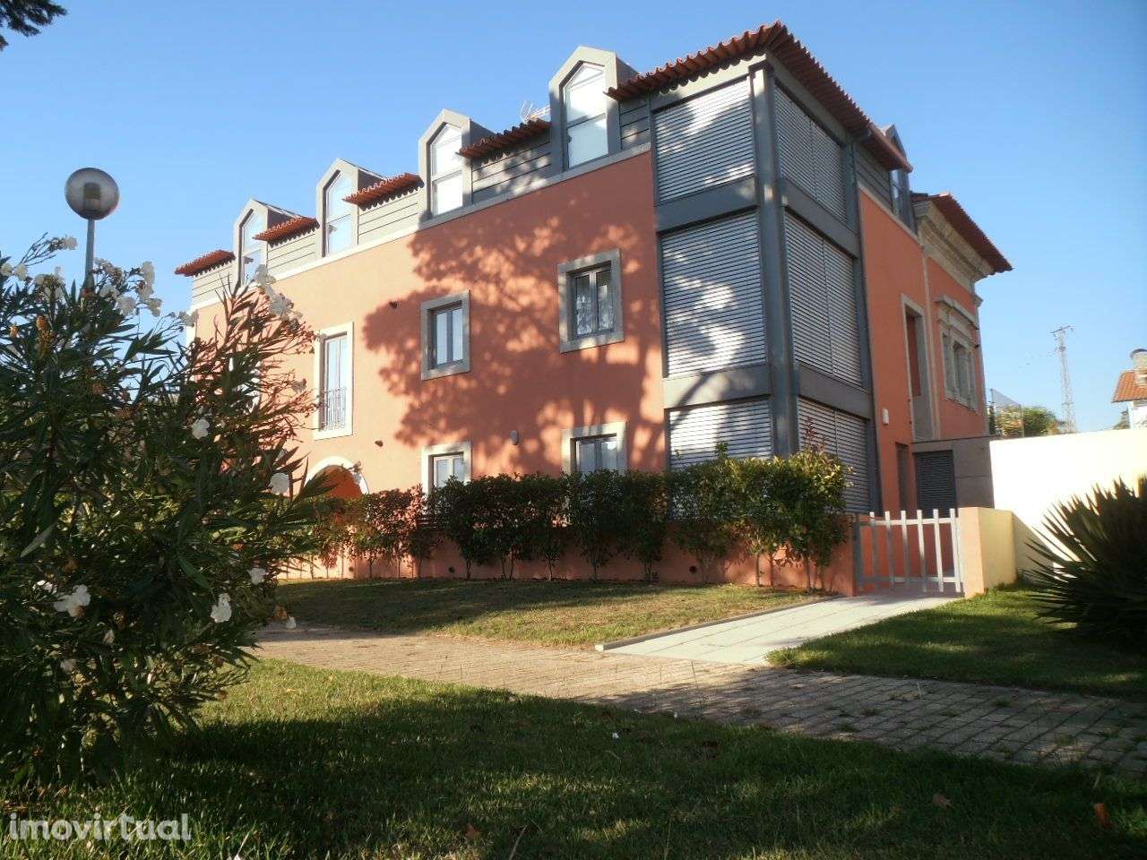 Apartamento T2 na Meadela Duplex - Grande imagem: 3/6