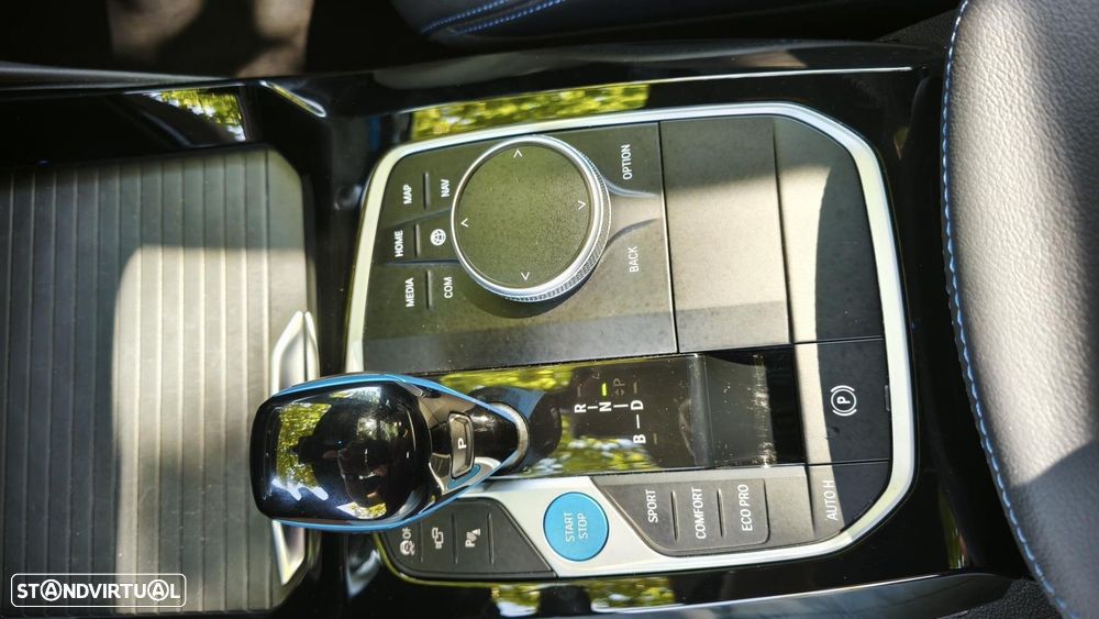 BMW iX3 M Sport Impressive - 34