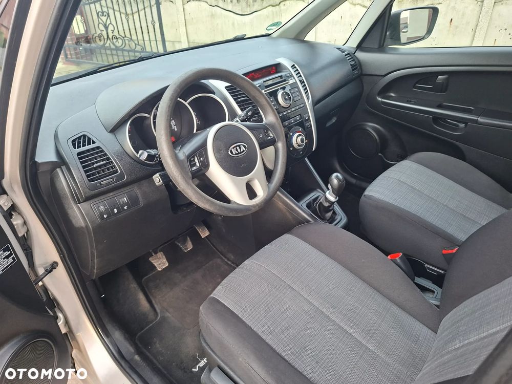 Kia Venga 1.4 CRDi 90 Attract - 36