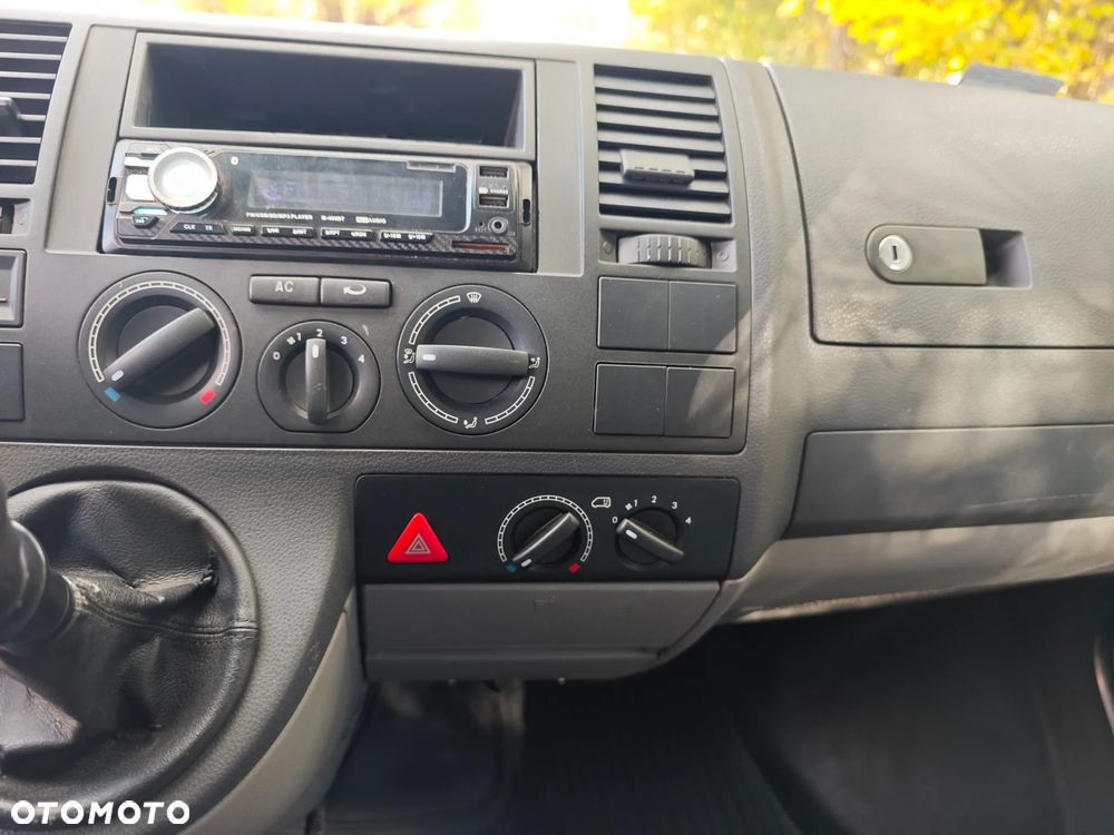 Volkswagen Transporter T5 TDI L2 - 22