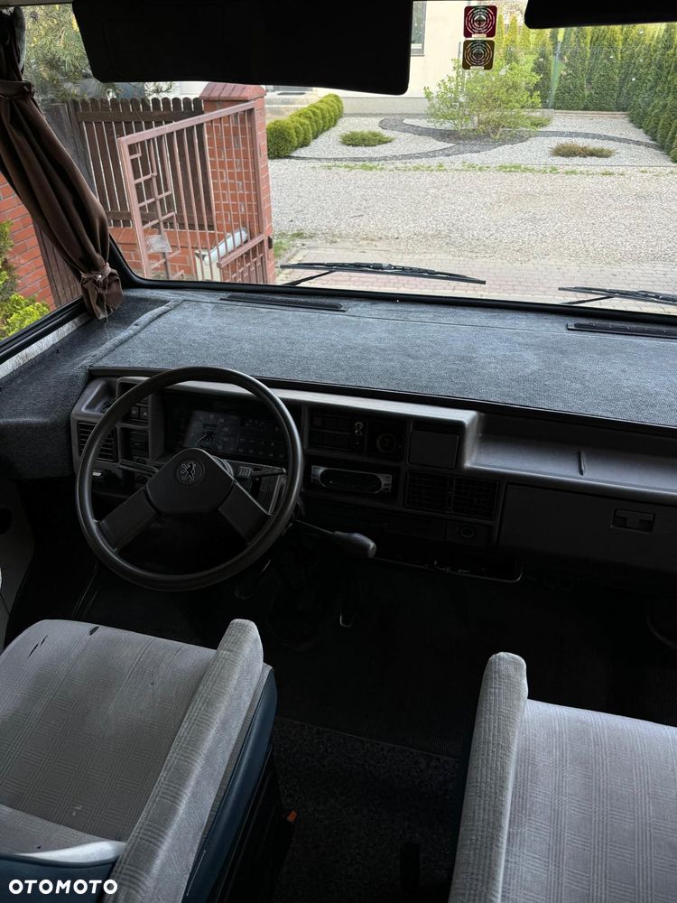 Peugeot J5 - 17