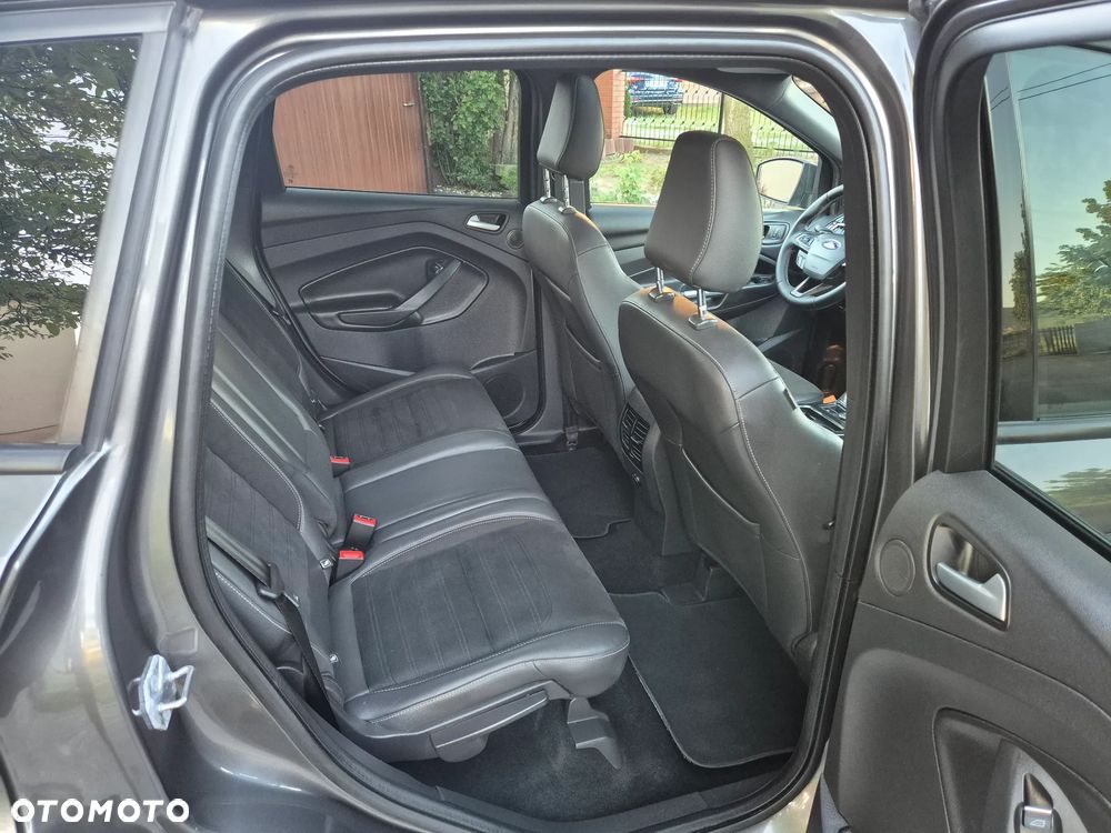 Ford Kuga 2.0 TDCi 4x4 ST-Line - 29
