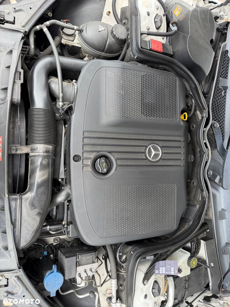 Mercedes-Benz Klasa C 220 CDI DPF BlueEFFICIENCY 7G-TRONIC Edition 1 - 40