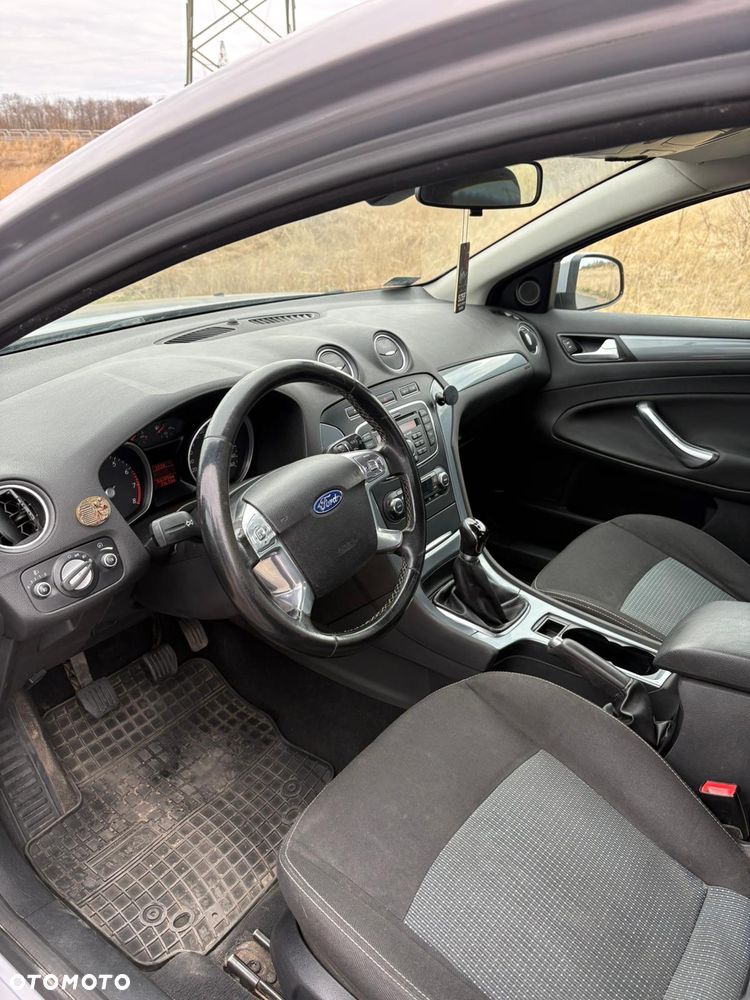 Ford Mondeo 2.0 FF Trend - 14