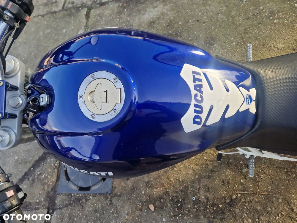 Ducati Monster - 33