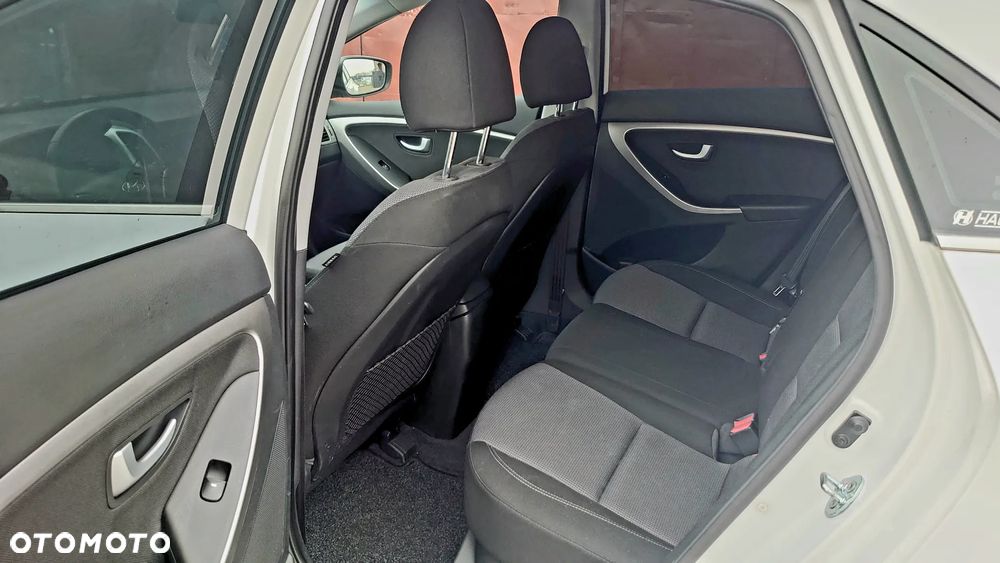 Hyundai i30 blue 1.6 GDI Passion - 24