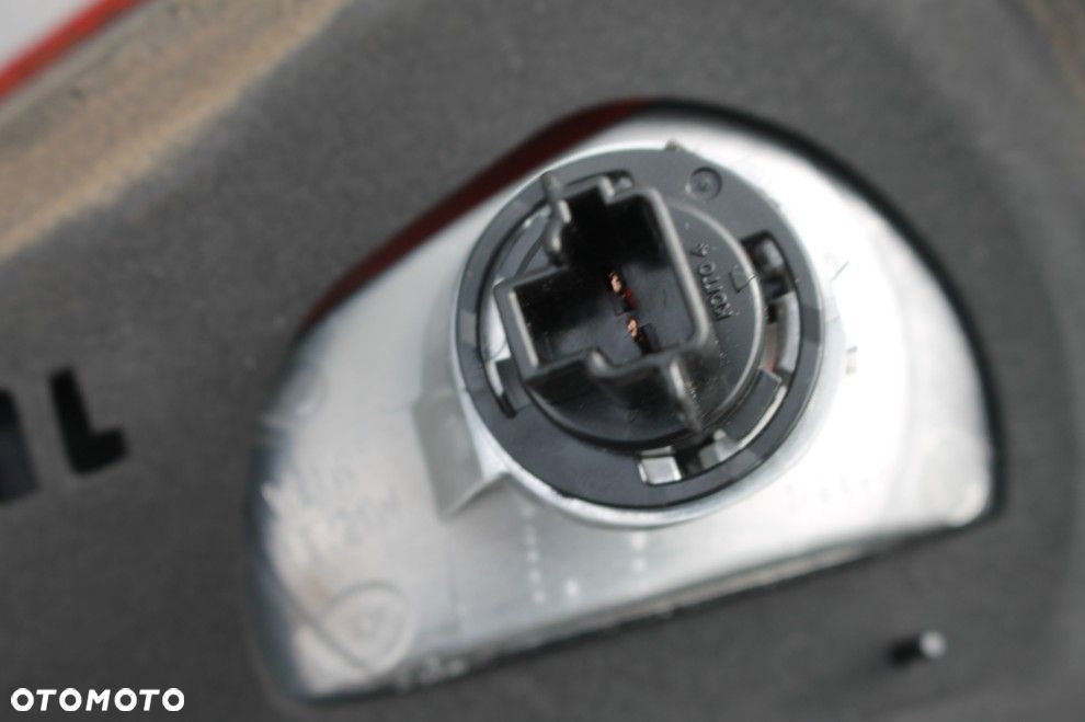 LAMPA W KLAPĘ LEWY TYŁ LEWA TYLNA NISSAN PULSAR 14-18 - 7