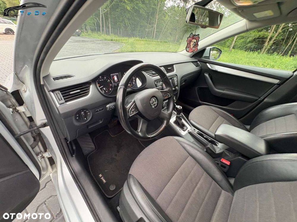 Skoda Octavia 1.4 TSI Elegance DSG - 21