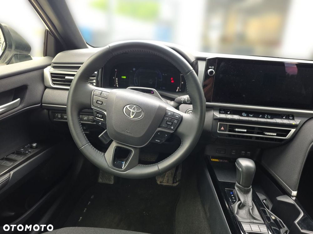 Toyota Camry - 12