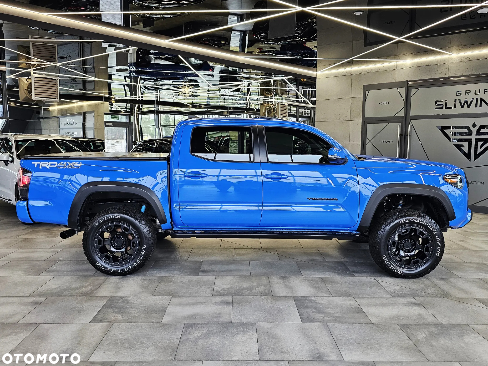 Toyota Tacoma - 11