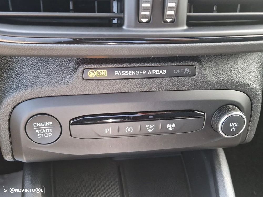 Ford Focus 1.0 EcoBoost MHEV ST-Line - 11