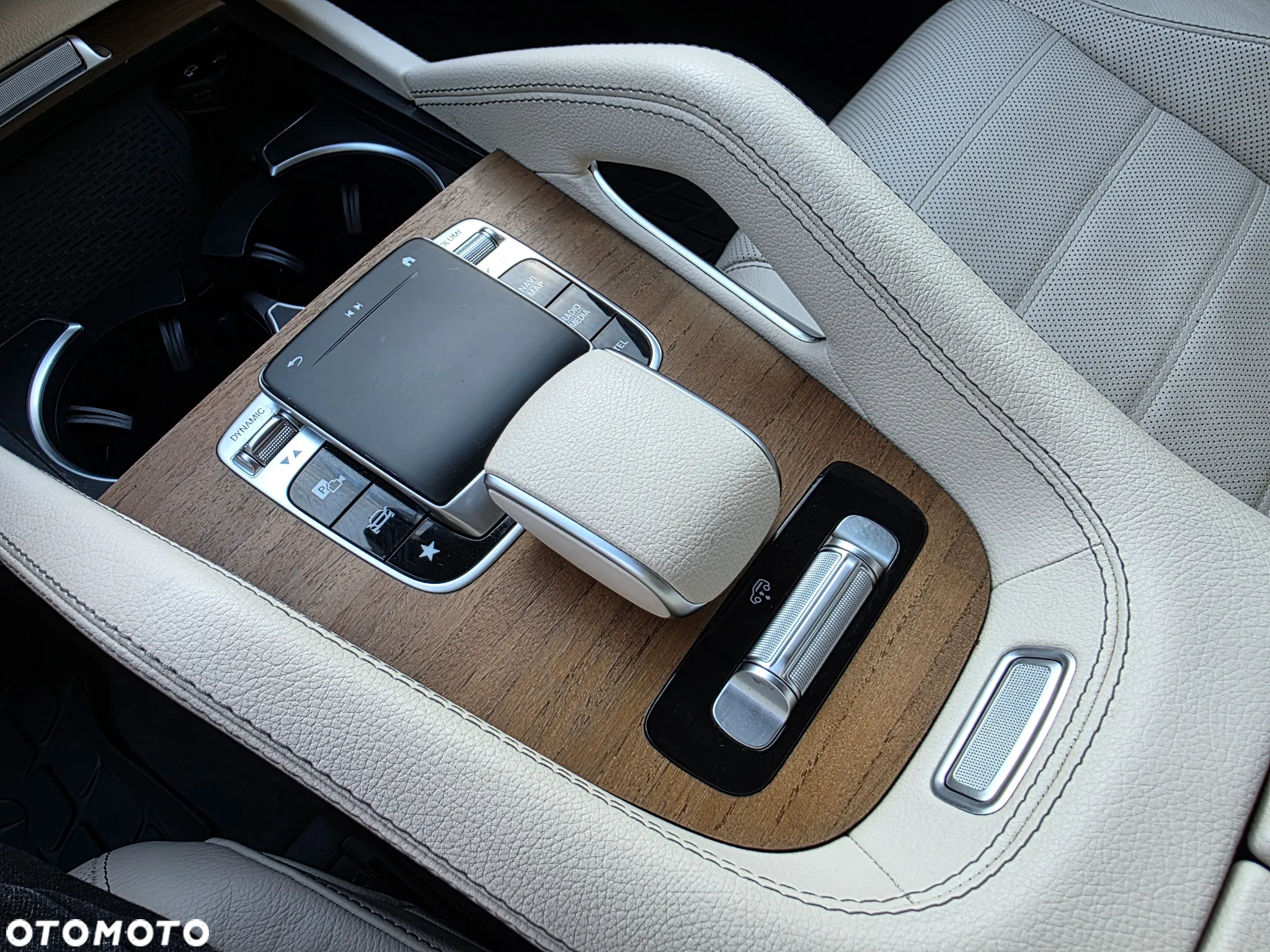 Mercedes-Benz GLE 300 d 4-Matic - 22