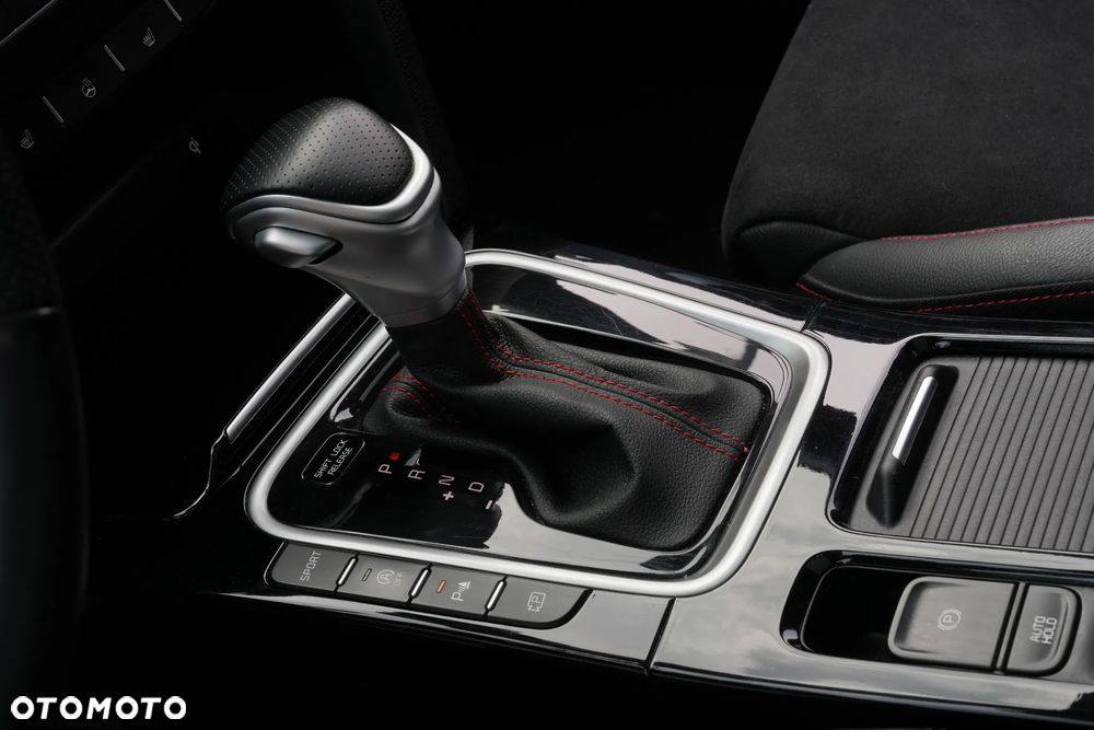 Kia ProCeed 1.6 T-GDI GT DCT - 21
