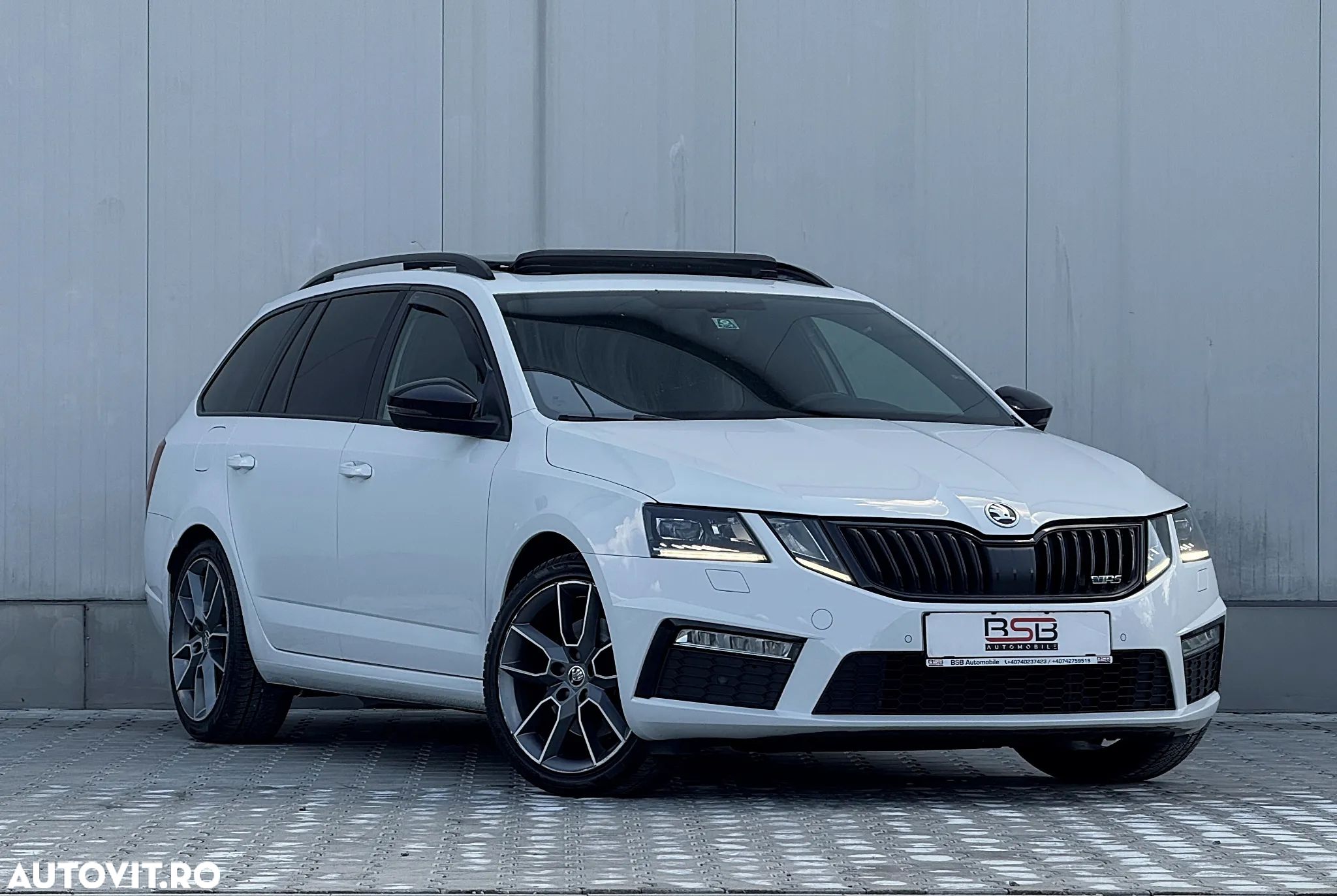 Skoda Octavia 2.0 TDI DSG RS - 1