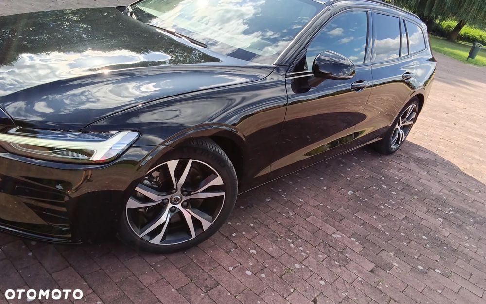 Volvo V60 B5 B R-Design - 16