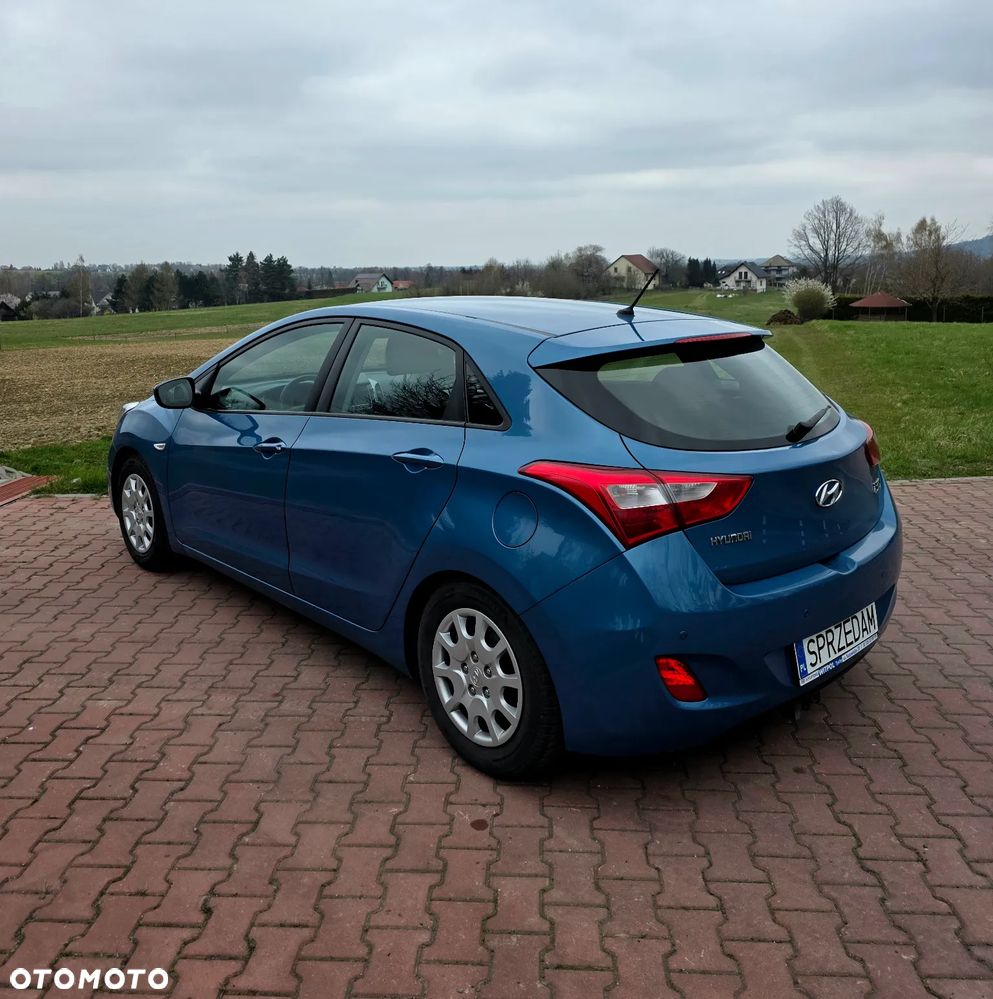 Hyundai i30 1.6 Comfort - 23