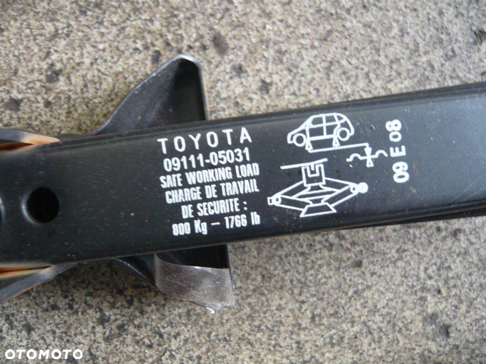 podnośnik lewarek 09111-05031 toyota avensis t25 - 2