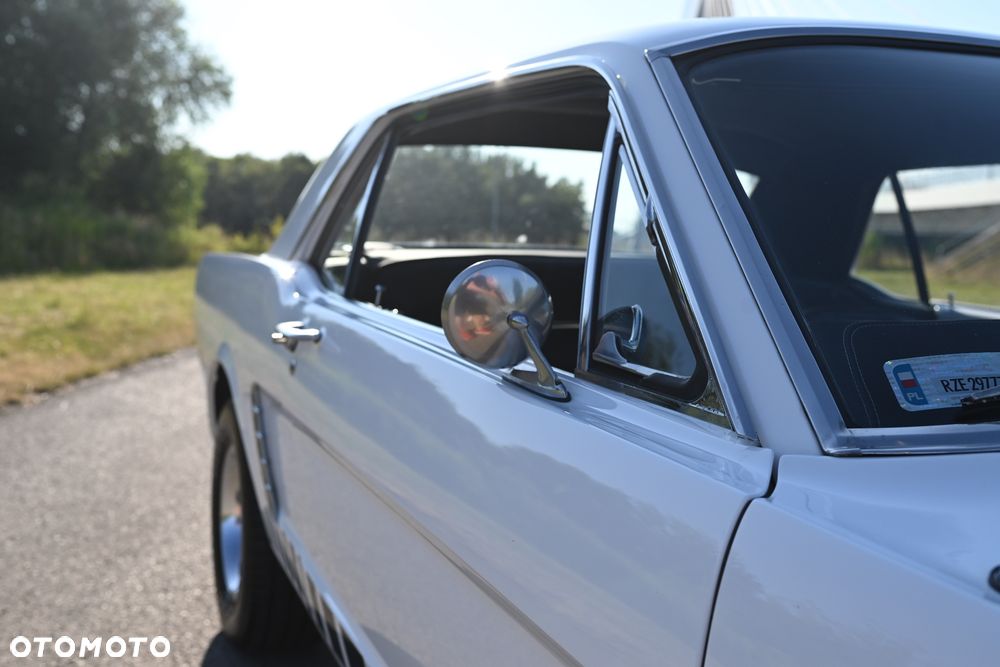 Ford Mustang - 9