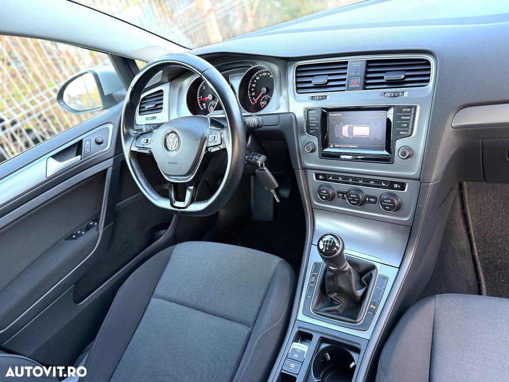 Volkswagen Golf 1.6 TDI BlueMotion Technology Comfortline - 9