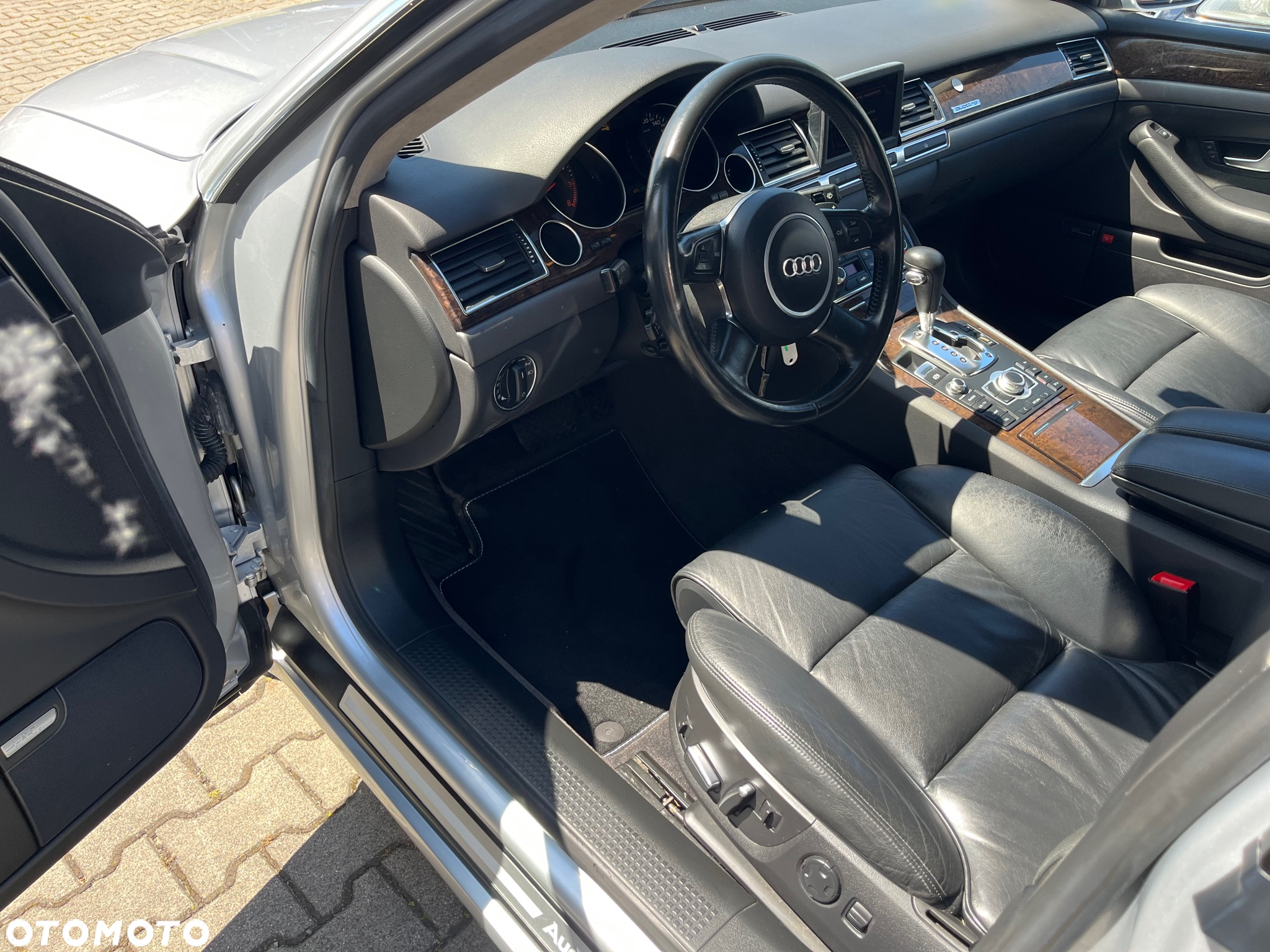 Audi A8 4.2 Quattro - 5
