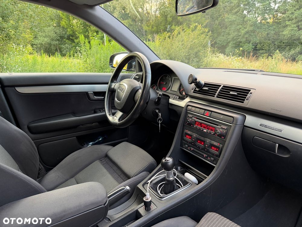 Audi A4 Limousine - 13