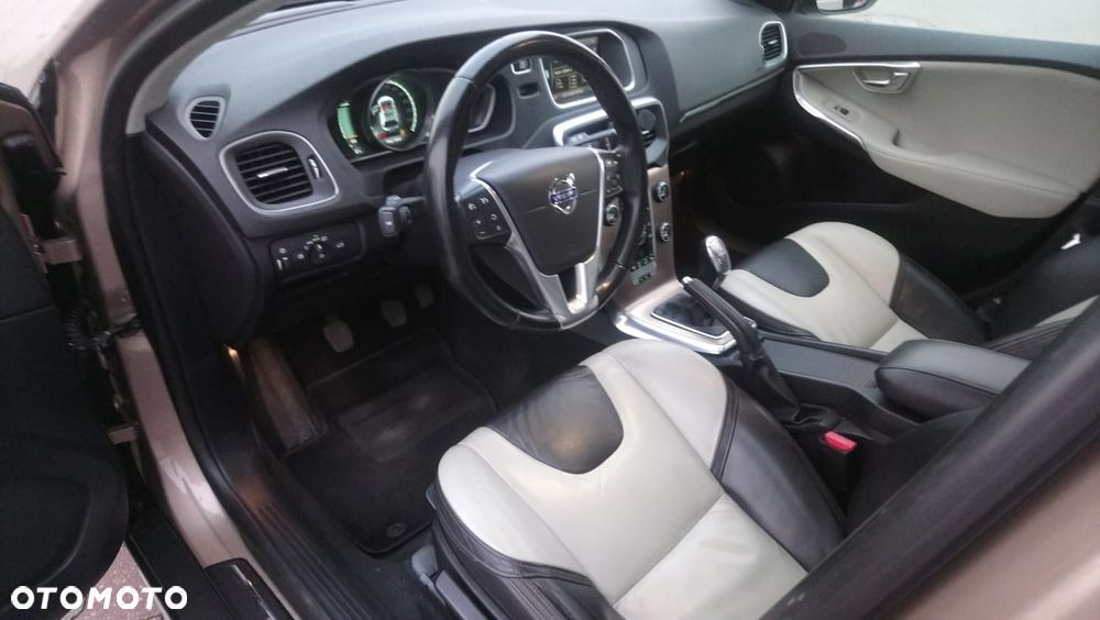 Volvo V40 D3 Summum - 7