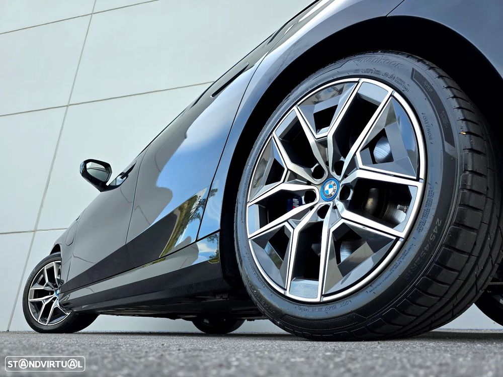 BMW 530 e Pack Desportivo M Pro - 13