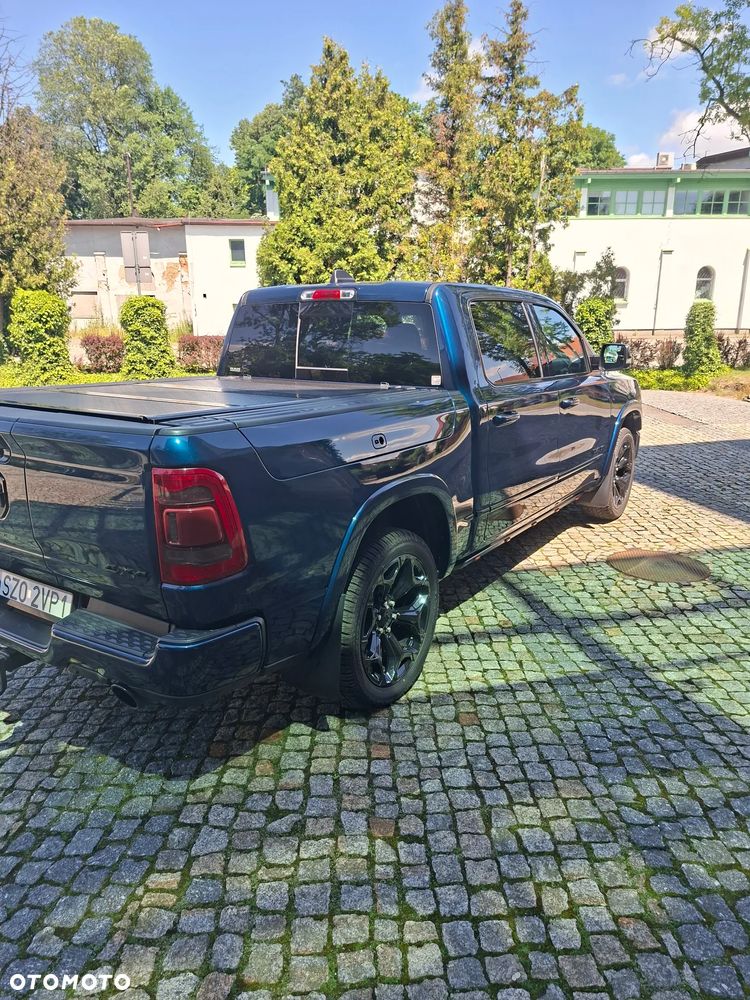 RAM 1500 5.7 Crew Cab Shortbed Limited Black - 5