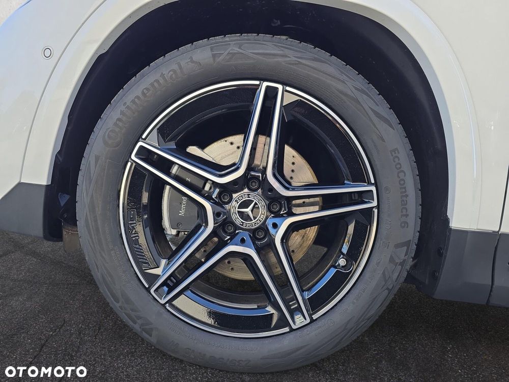 Mercedes-Benz GLA - 10