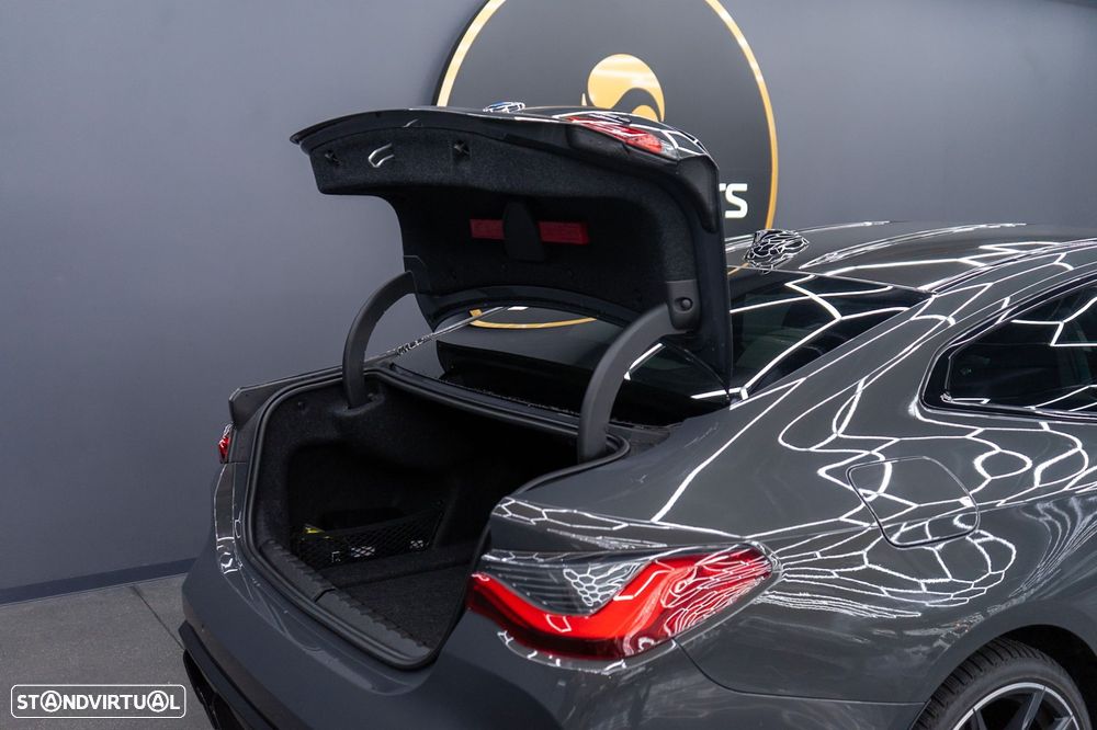 BMW M4 Competition xDrive - 36