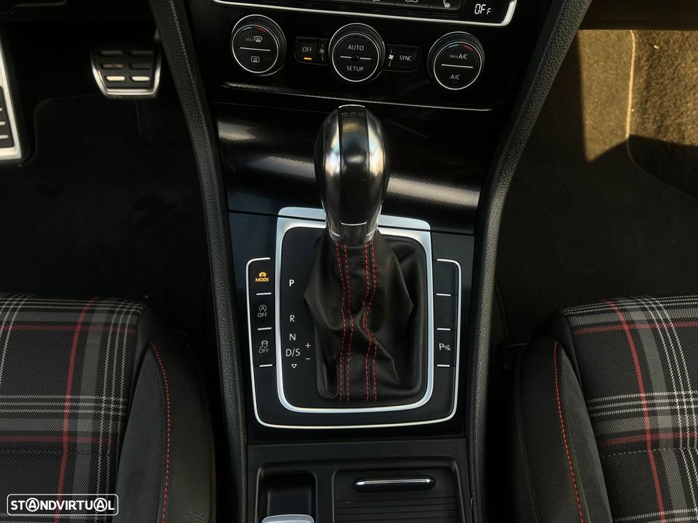 VW Golf 2.0 TSi GTi DSG - 14