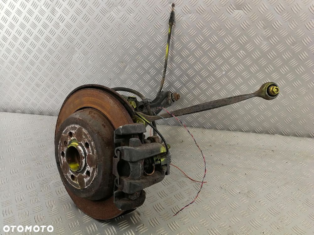 zacisk piasta zwrotnica wahacz prawa prawy tył MERCEDES W164 ML 3,0 CDI - 2