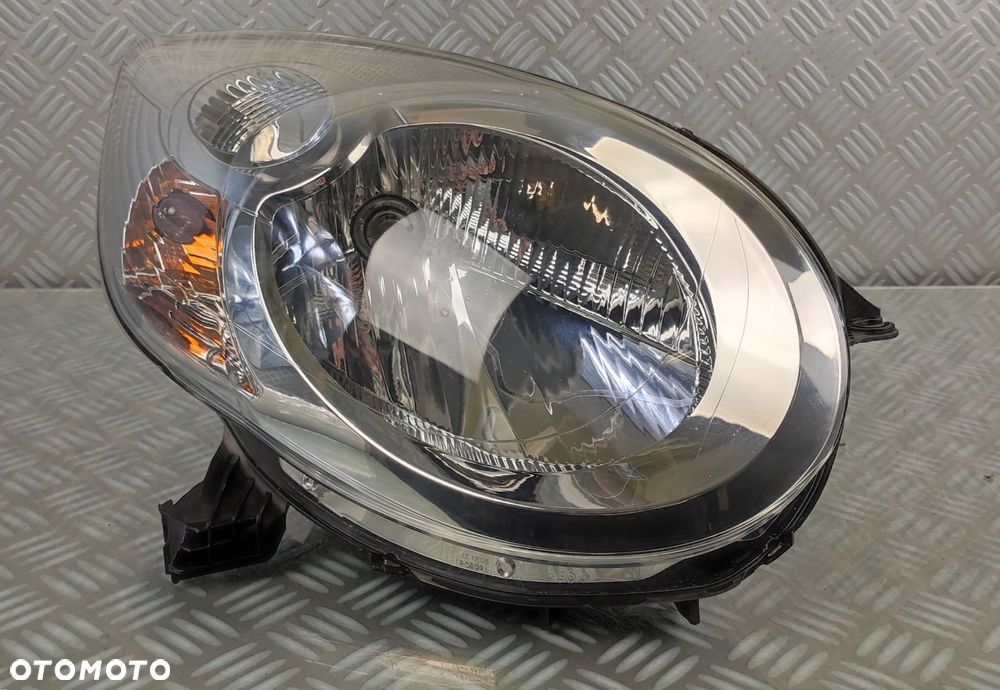 81110-0H050 lampa reflektor prawa prawy przód przednia CITROEN C1 2005-2012 - 1