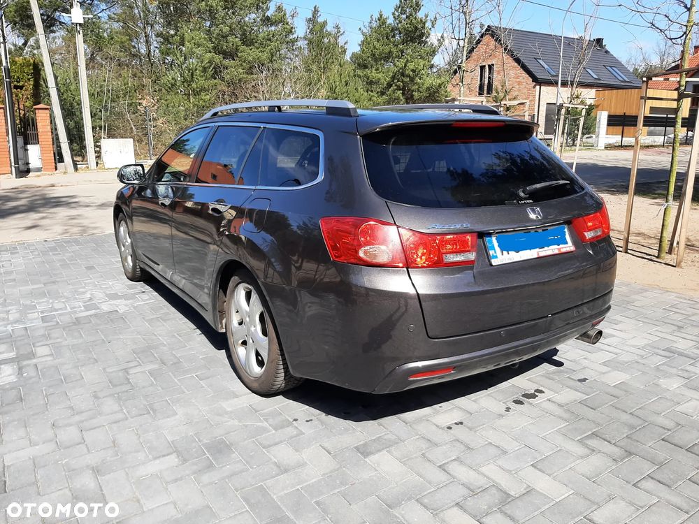 Honda Accord 2.0 Executive Nav - 4