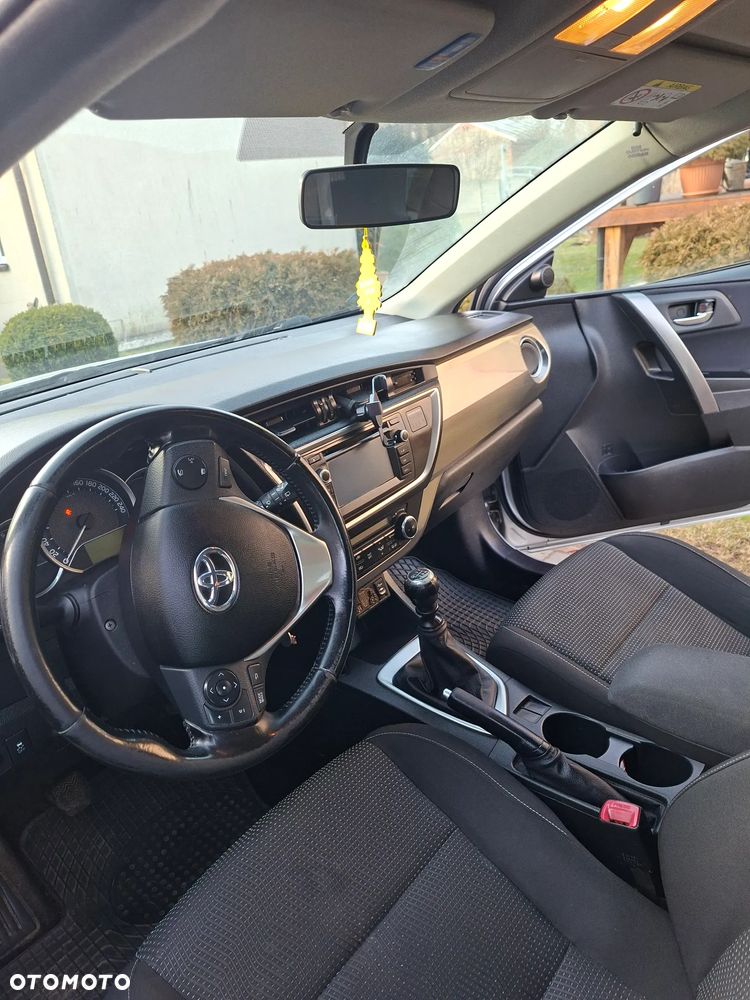Toyota Auris 1.4 D-4D Premium - 8