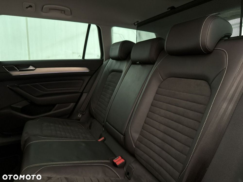 Volkswagen Passat - 19