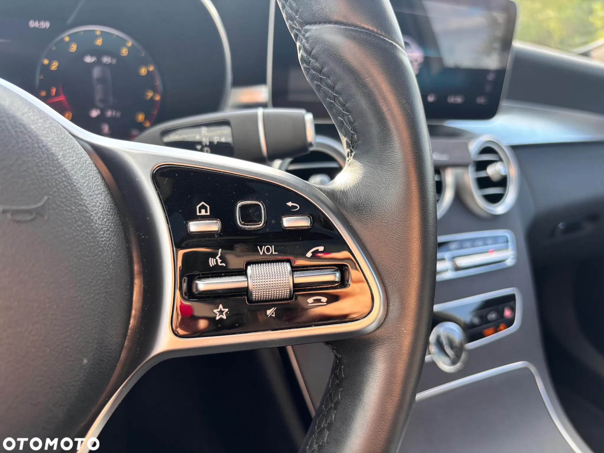 Mercedes-Benz Klasa C 300 T 4Matic 9G-TRONIC AMG Line - 25