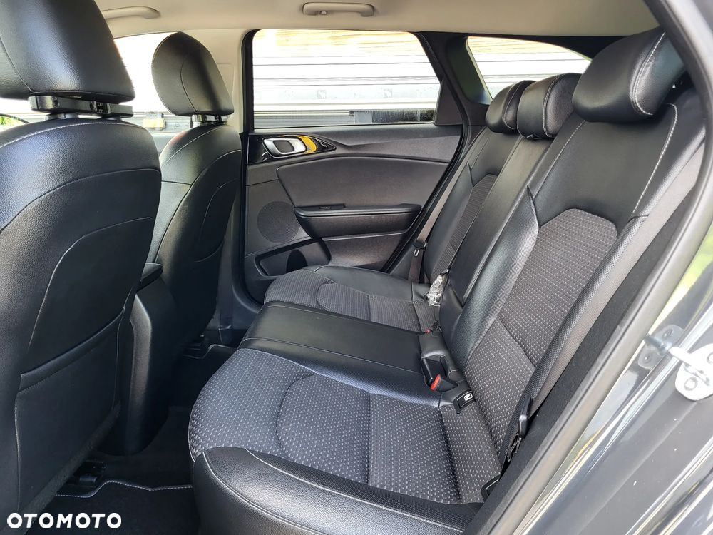 Kia Ceed 1.4 T-GDI L Business Line Plus - 24