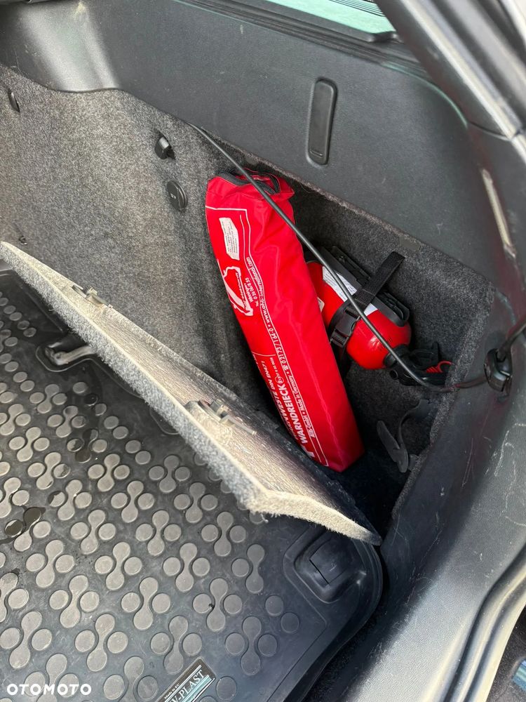 Skoda Octavia 2.0 TDI CR DPF RS - 17