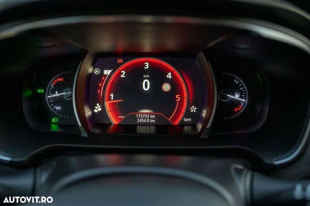 Renault Talisman Grandtour BLUE dCi 160 EDC INTENS - 33