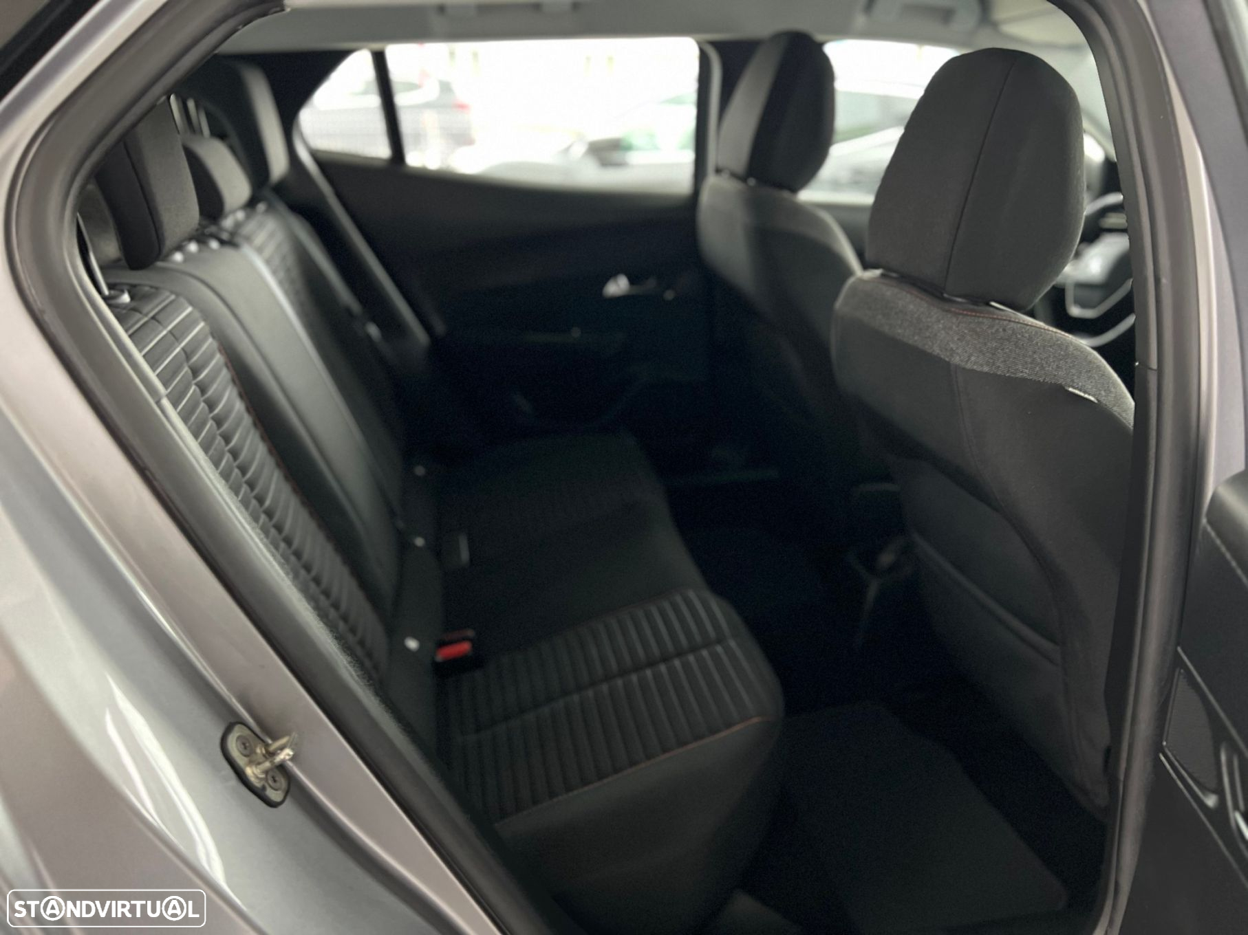 Peugeot 2008 1.5 BlueHDi Active Pack - 24