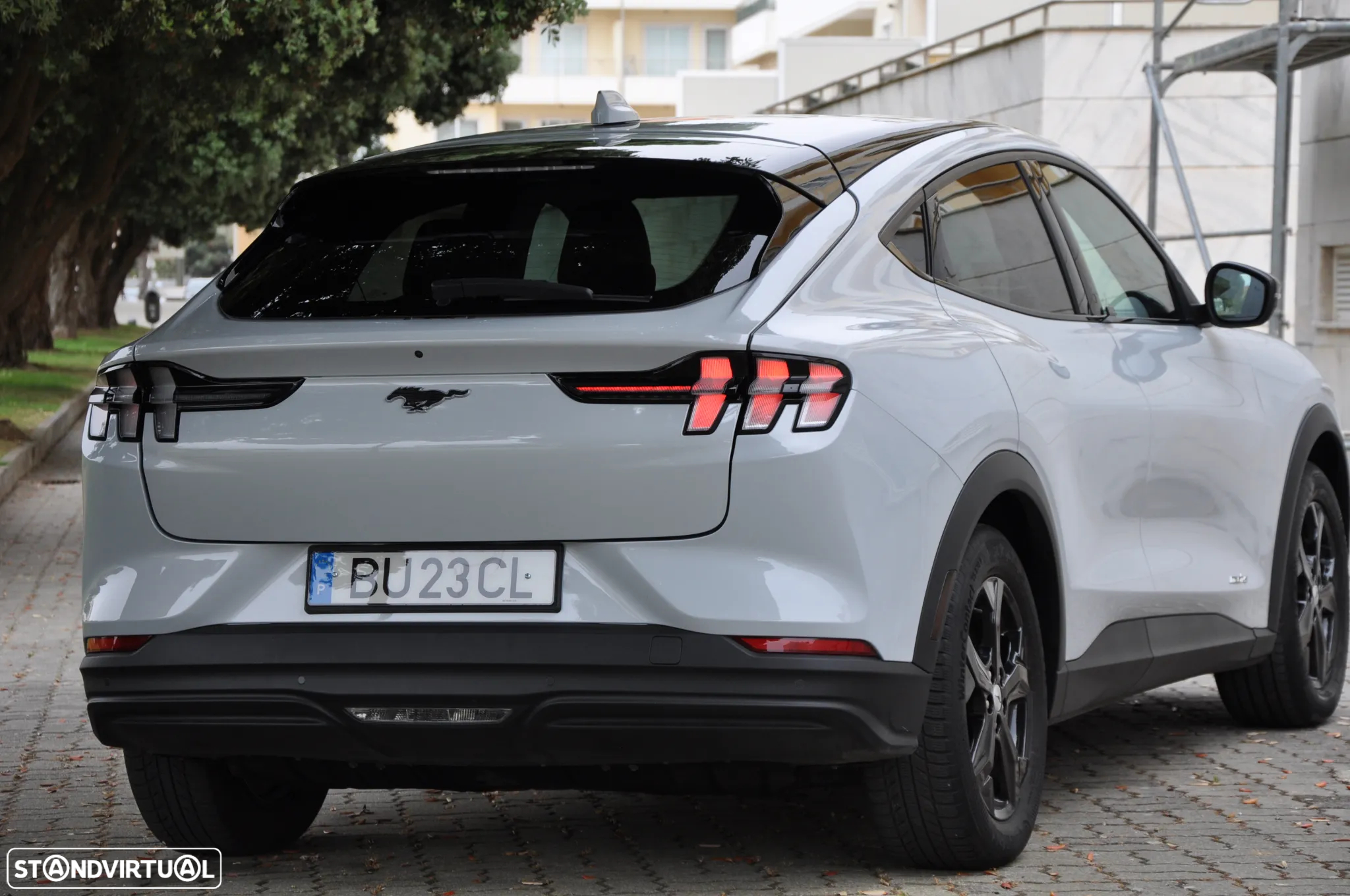 Ford Mustang Mach-E 75.7 kWh Premium AWD - 23