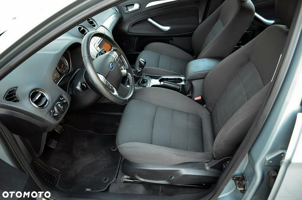 Ford Mondeo - 22