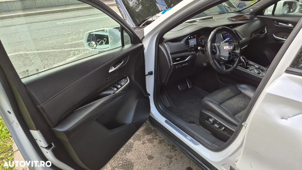 Cadillac XT4 - 10